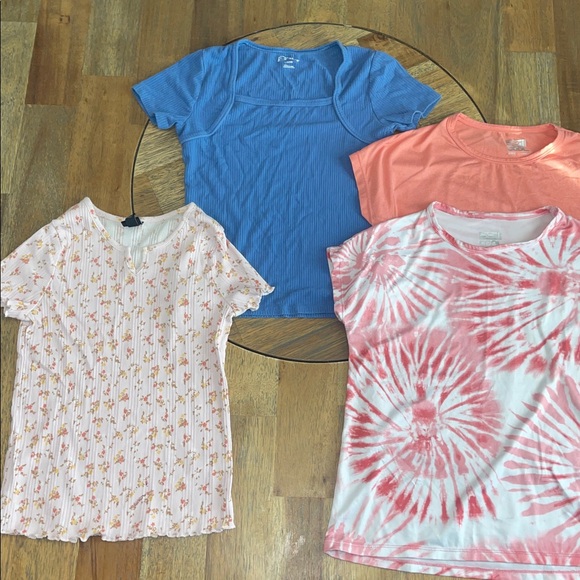 Short Sleeve Top Bundle - Picture 2 of 11